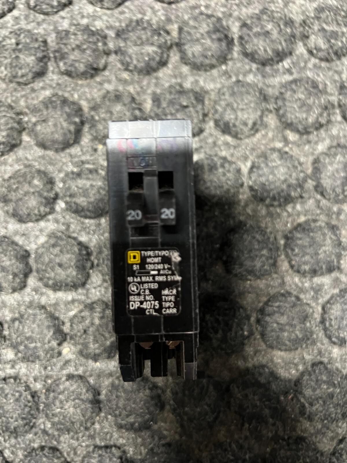 Square D Homeline HOMT2020 20 amp Twin 1 Pole Tandem Circuit Breaker DP-4075
