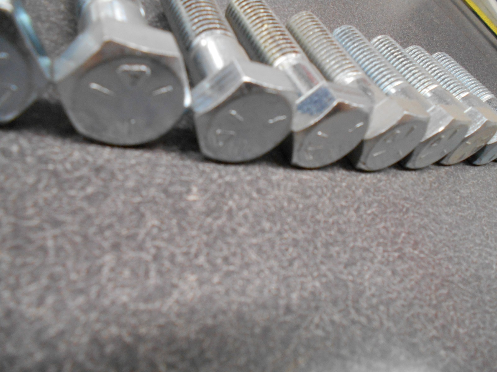 3/4″ x 2-3/4″ Bolt. Grade 5, (LOT OF 9) Capscrew Hex Head Bolt. Coarse #10. NOS!