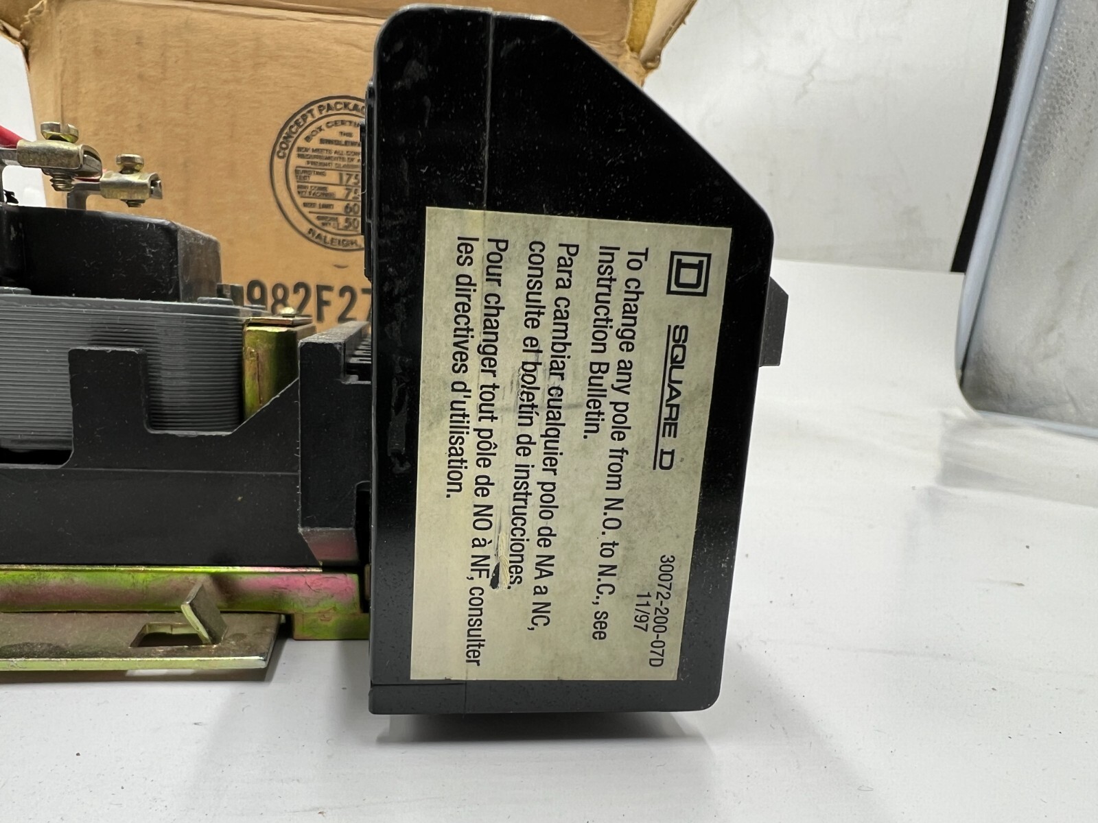 Square D 8903LO1000V02 12-P 30A 120VAC Coil Electrically Held Lighting Contactor