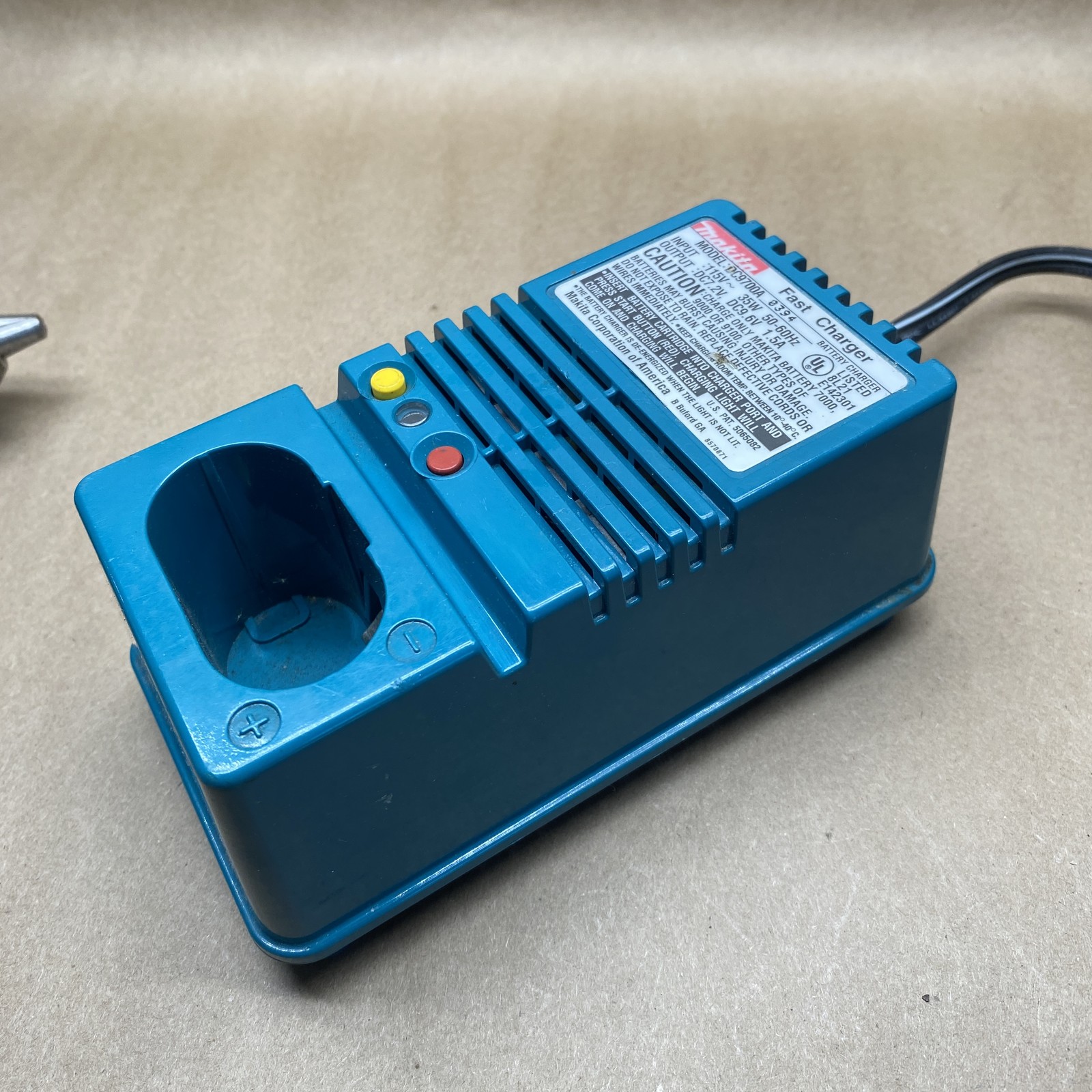 Makita DC9700A 7.2V-9.6V Fast Battery Charger for NiCd NiMH Power Tools