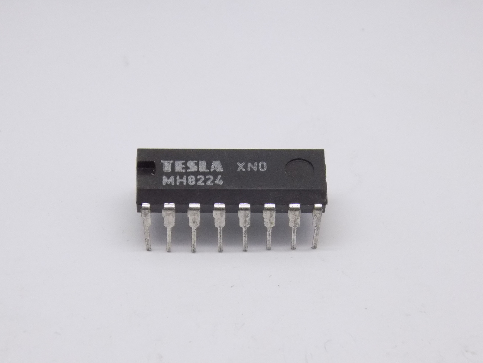 2x Tesla MH8224 Bipolar logic ICs, peripheral circuits microprocessor system