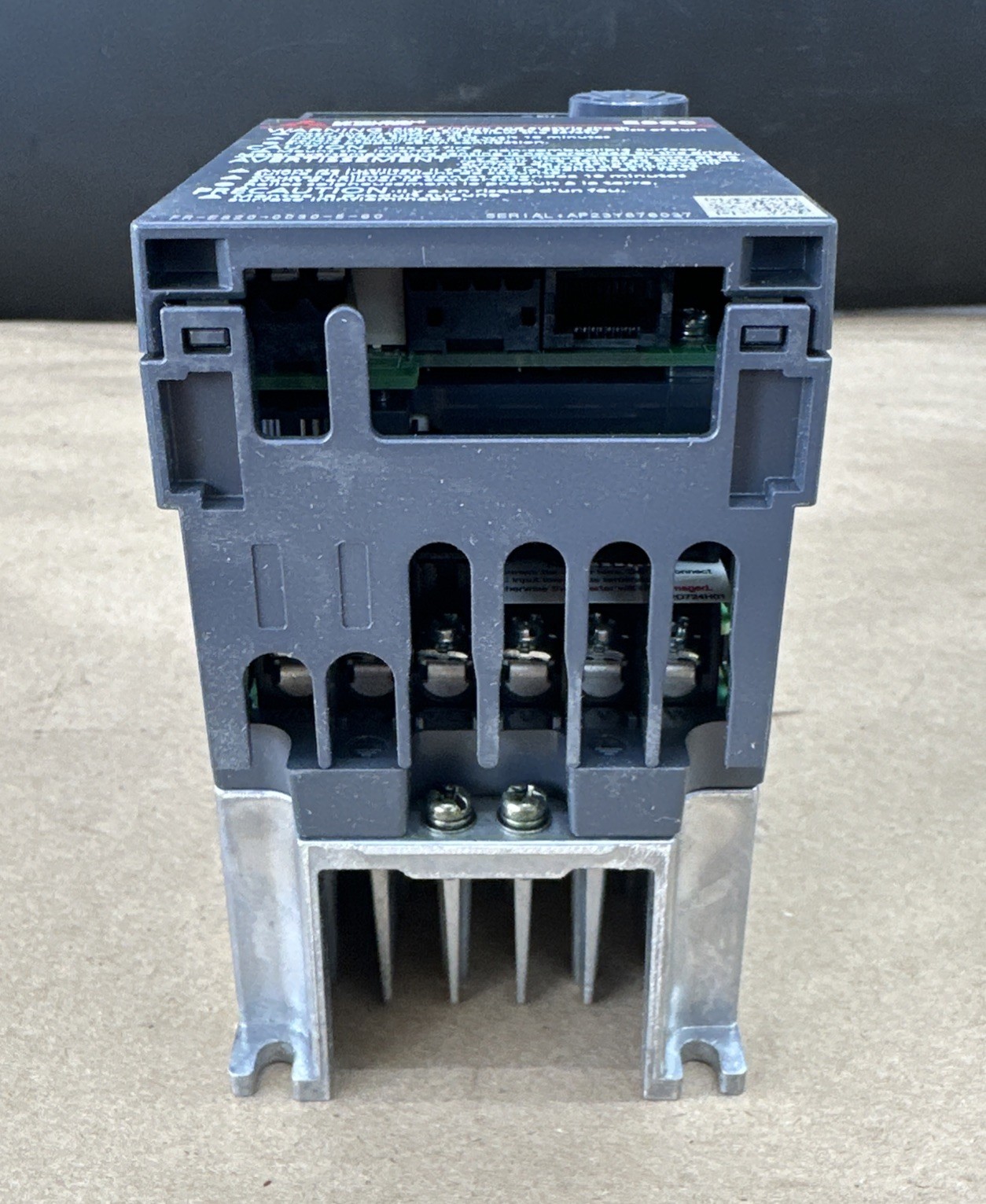 MITSUBISHI FR-E820-0030-5-60 3~Ph Inverter VSD/VFD 0.4kW/0.5HP – NEW SURPLUS
