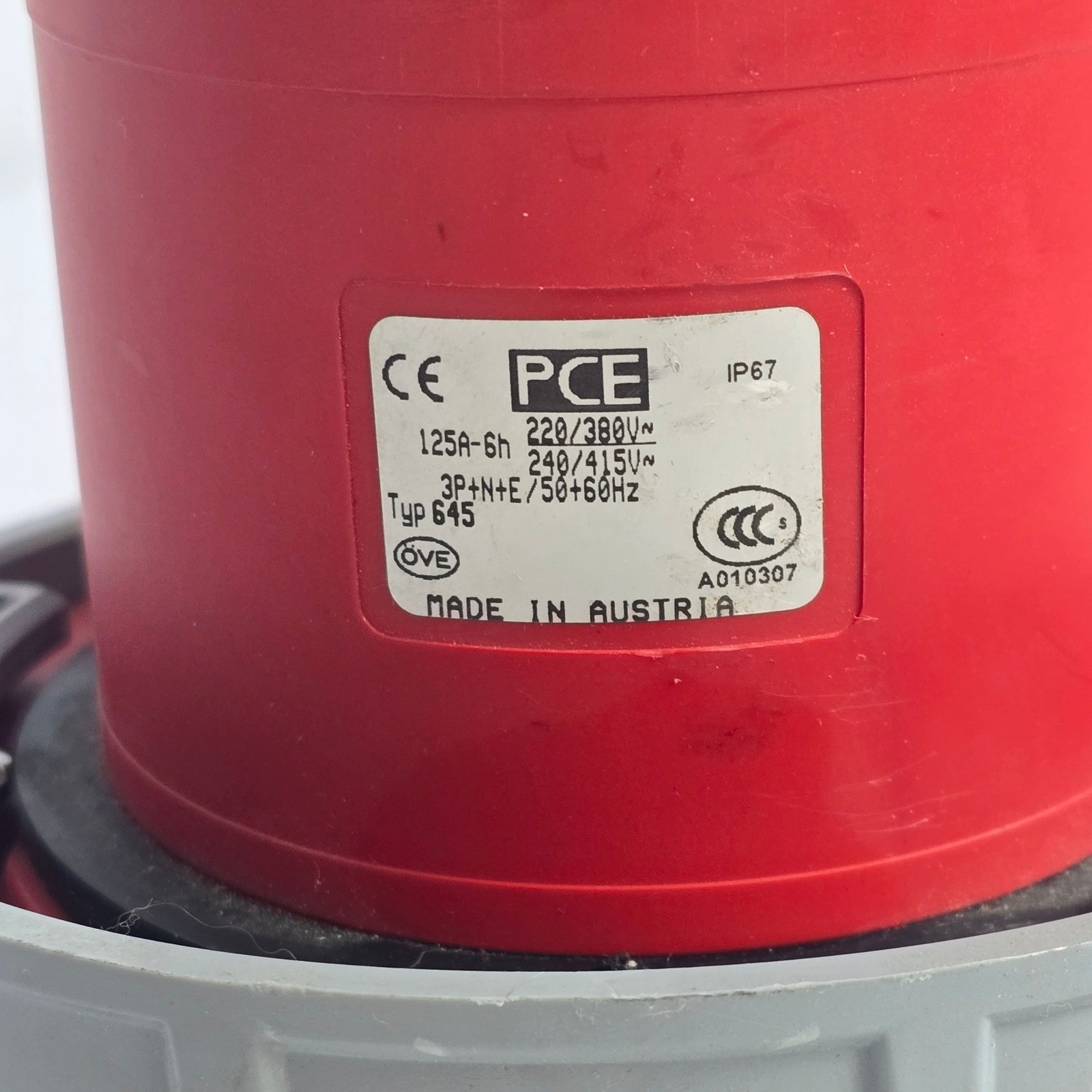 PCE Typ 645 Industrial Flanged Plug 125A 5-Pin 3P+N+E IP67 415V Power Inlet
