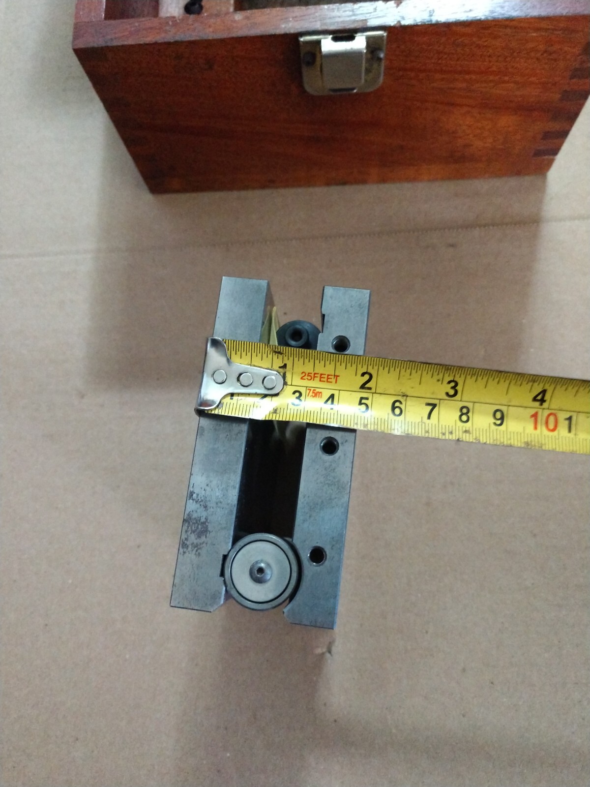 Hermann Schmidt 4″ x 4″ Sine Plate with wooden case & acc