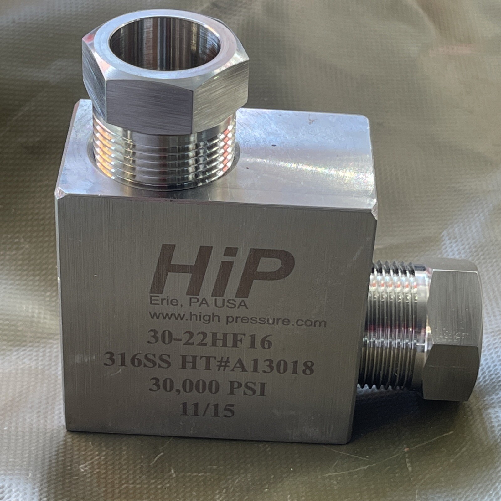 HiP 30-22HF16 Elbow High Pressure Fitting 30,000 PSI