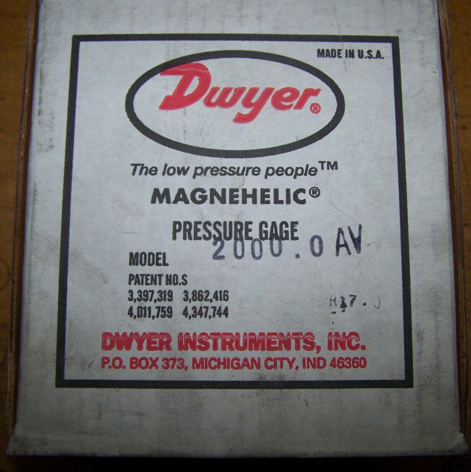 Dwyer 2000.0 AV Magnehelic Pressure Gauge
