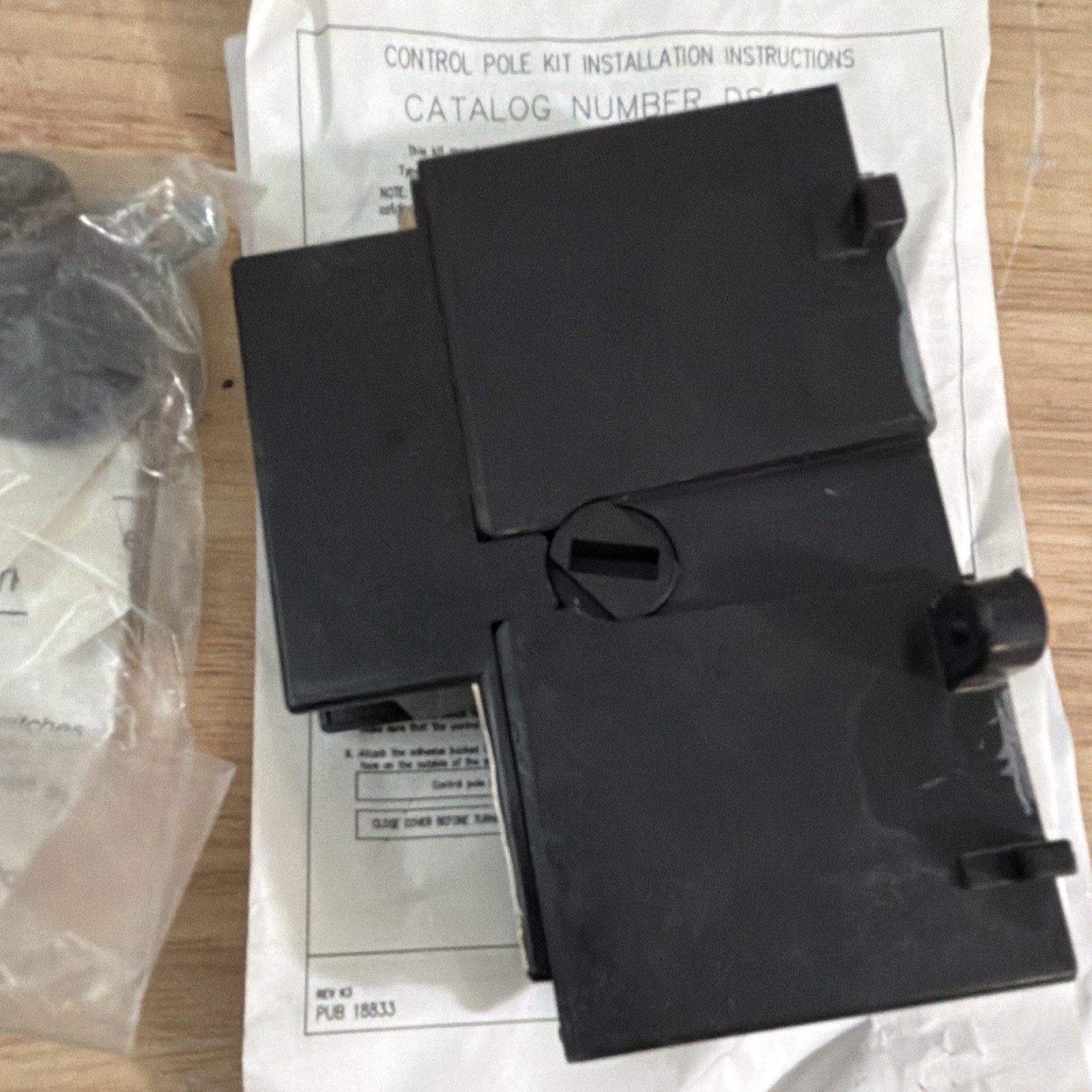 Eaton DS16CP Heavy Duty Control Pole Kit 125V AC/DC 31-40A Black
