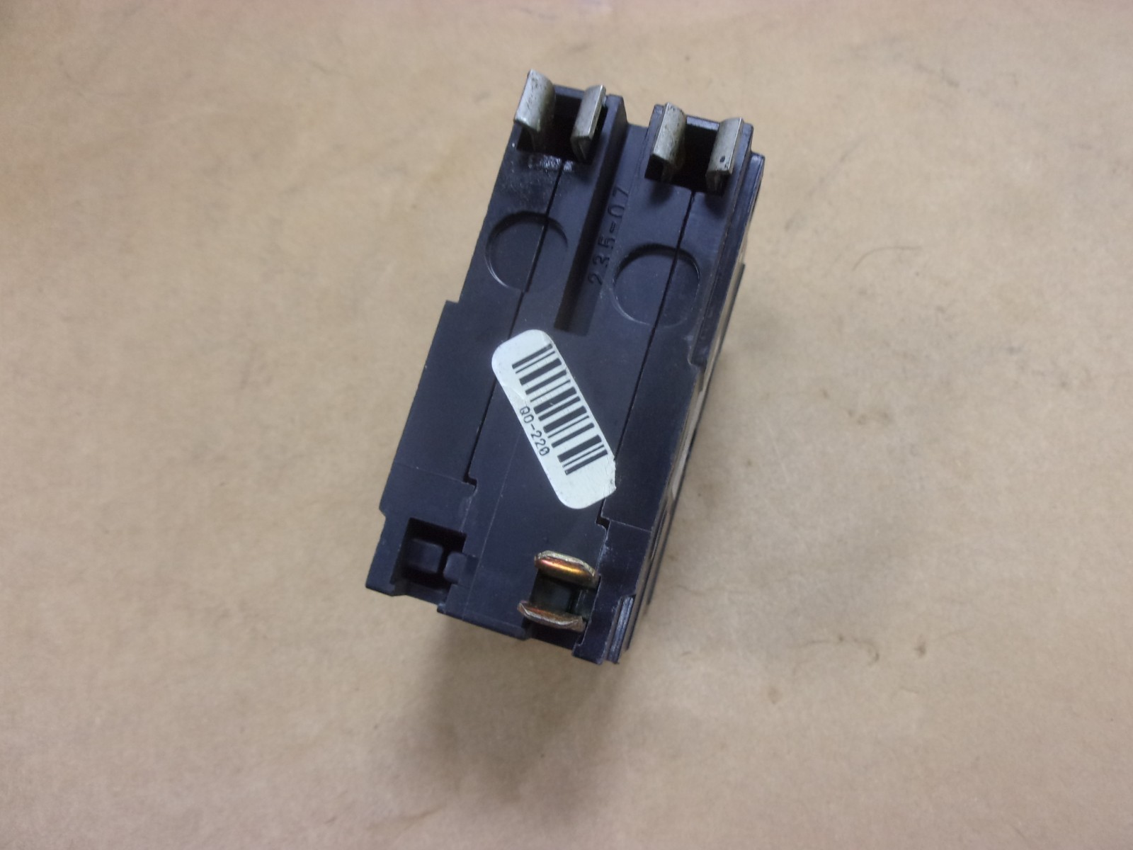 Square D QO210 120 240 V AC 2 Pole 10 Amp Plug In Circuit Breaker NE-7482 HACR