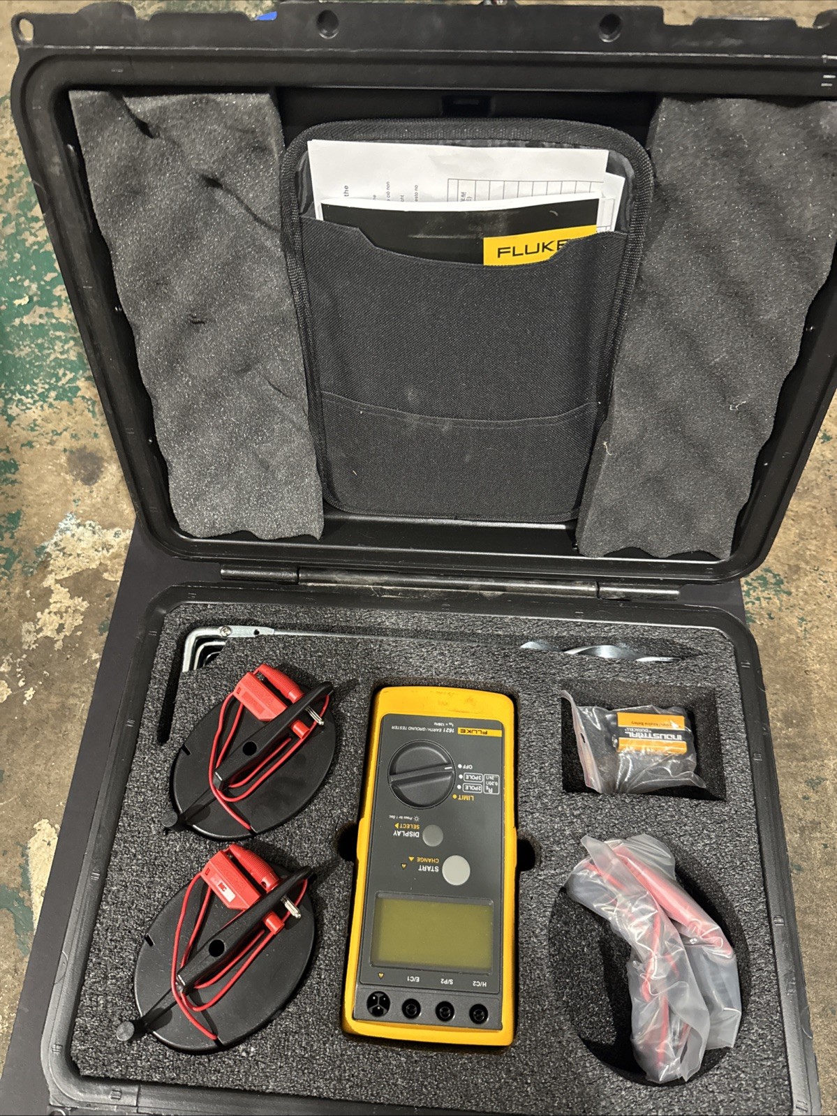 Fluke 1621 GEO Earth Ground Resistance Tester Meter Deluxe Kit!