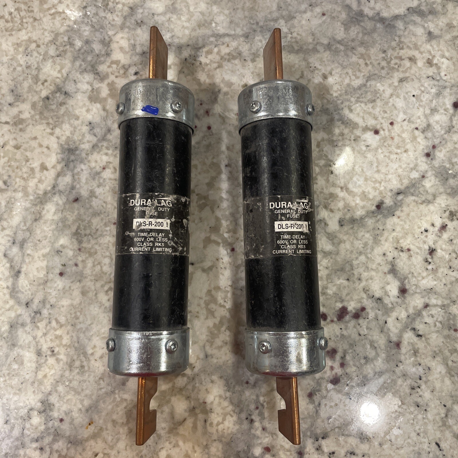 BUSSMANN DURA-LAG DLS-R-200 GENERAL DUTY TIME DELAY FUSE600V 9 1/2″ long(QTY2 )