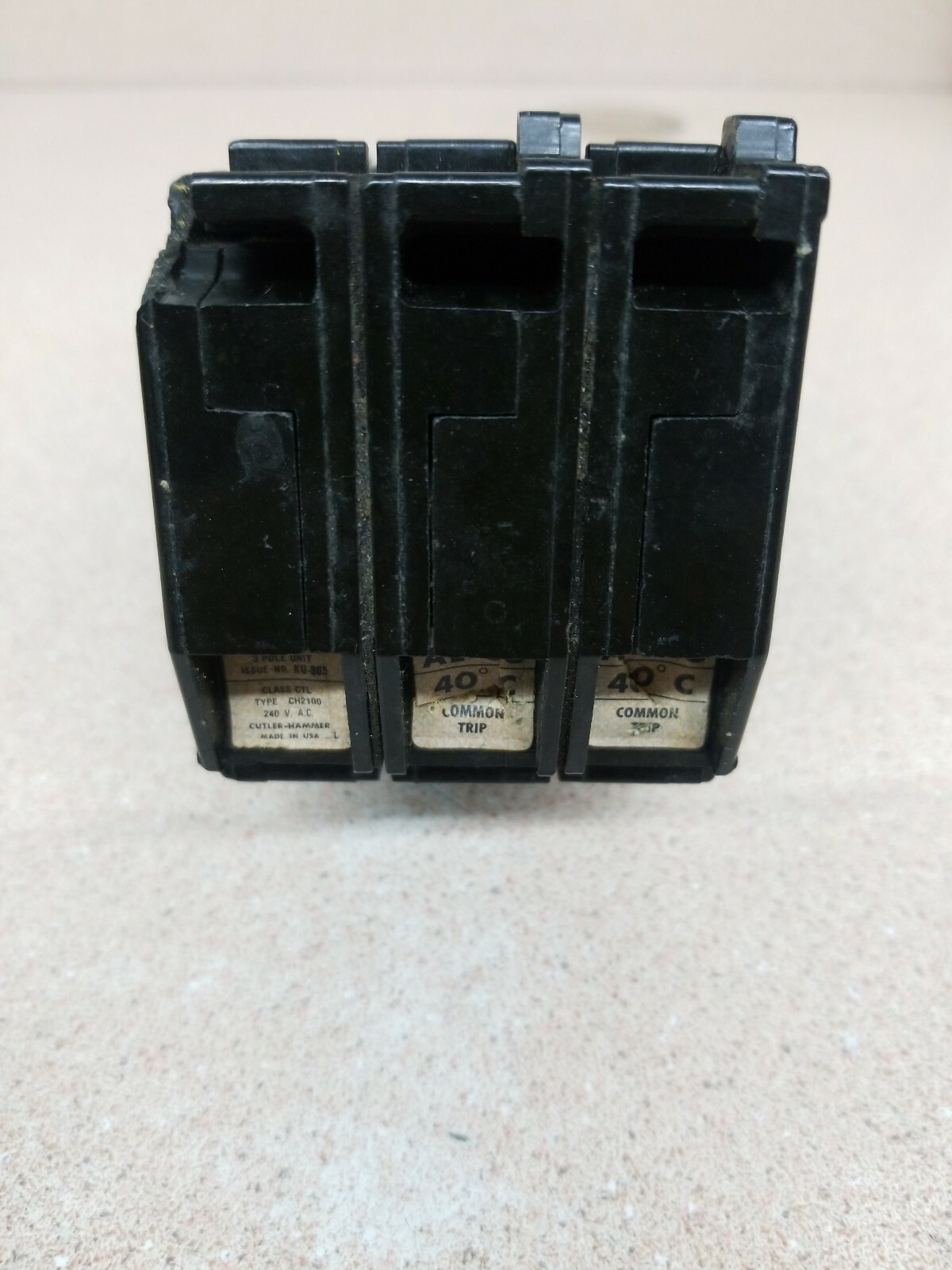 CUTLER-HAMMER 100 AMP 3 Pole CH23100 Common Trip 240VAC