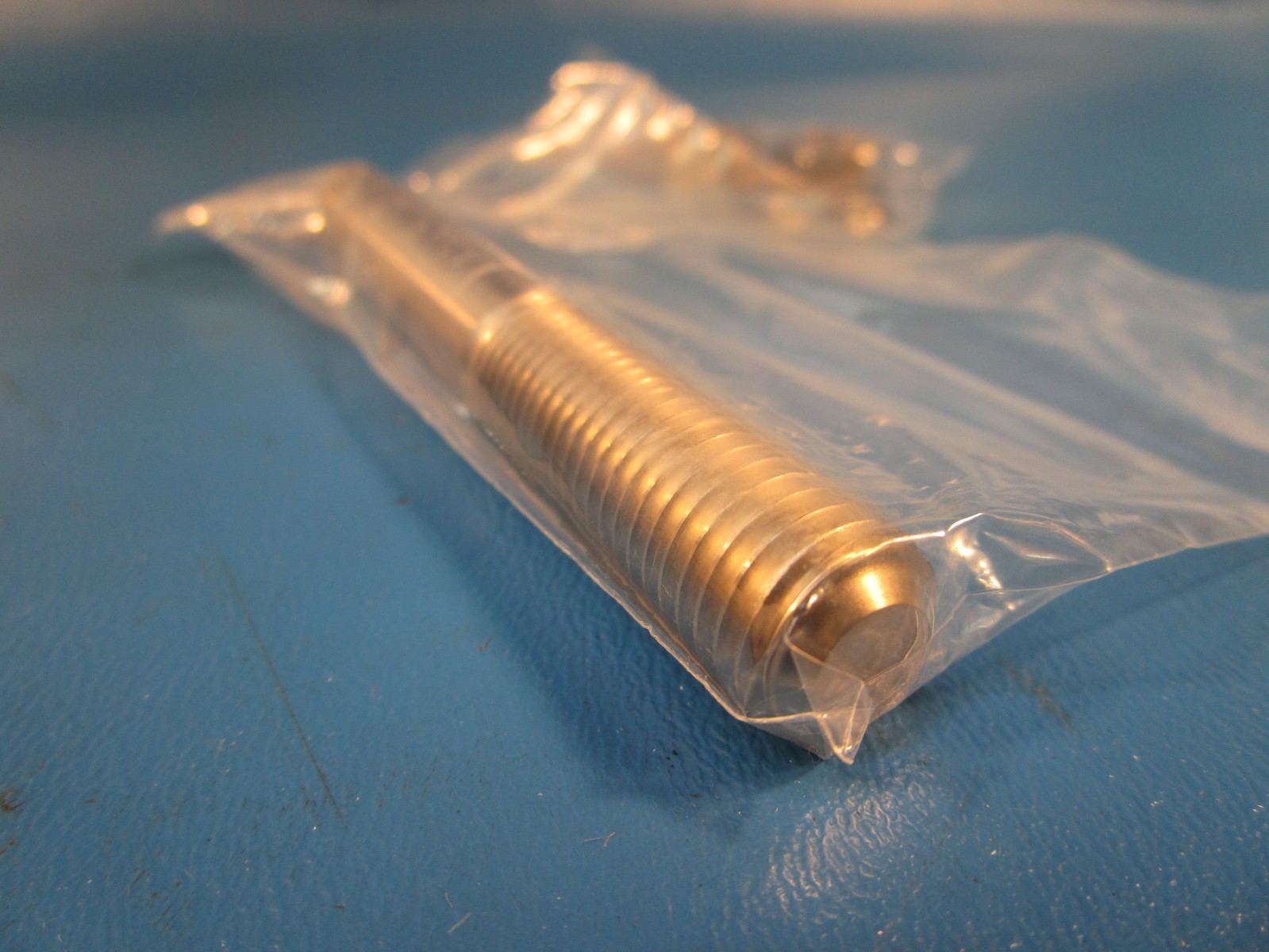 Keyence OP-88024, Adjustable Bracket Mounting Screw 105mm