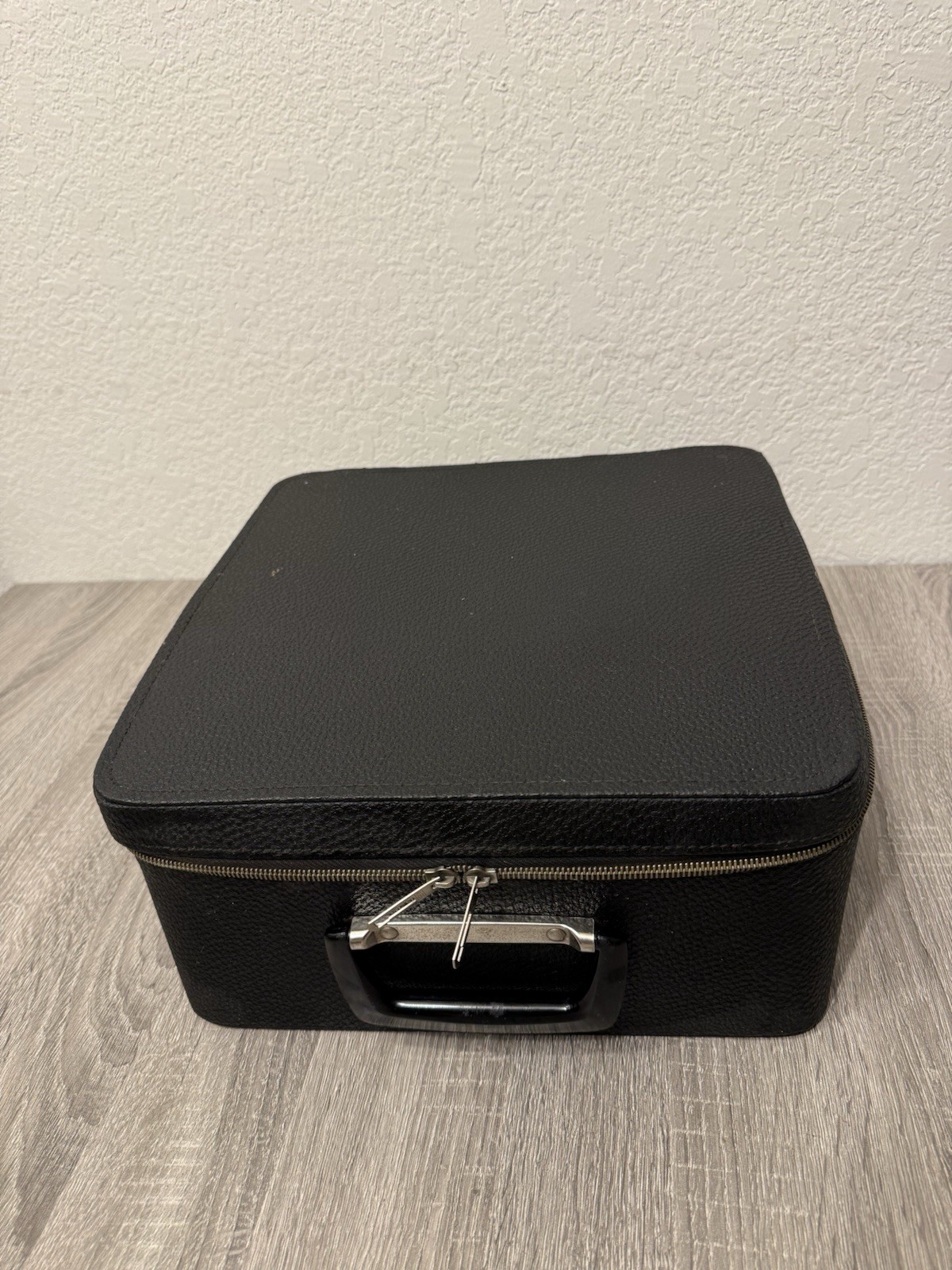 1968 Olympia SM9 De Luxe Portable Typewriter – Made in Western Germany – Working