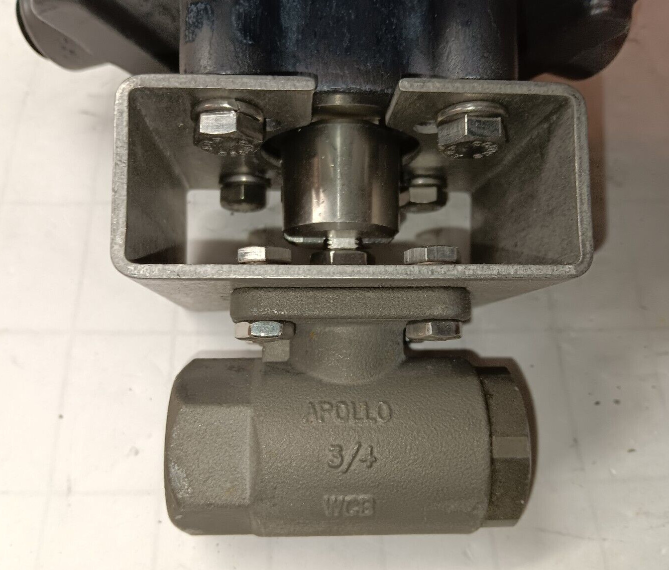 NEW APOLLO AE40010 VALVE ACTUATOR 115 VAC .74 AMP 400 IN LBS TORQUE 10 SEC / 90º