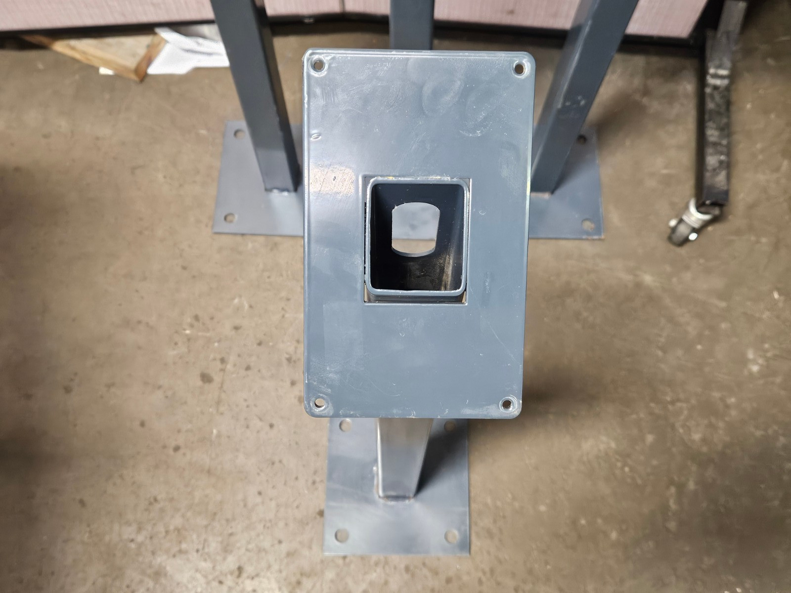 NO NAME 34-3/4″ HEIGHT FLOOR MOUNT PUSH BUTTON CONTROL PEDESTAL STAND