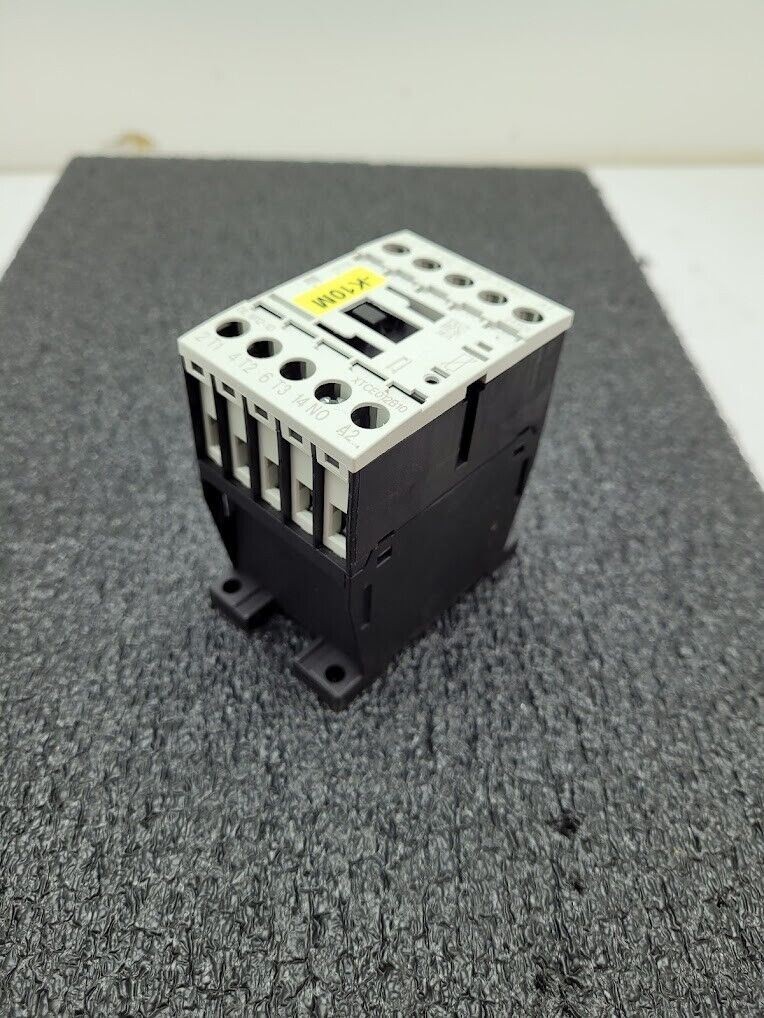 Eaton DIL M12-10 24V Coil AC OR DC Contactor 4 Pole XTCE012B10 DIN Rail 12A