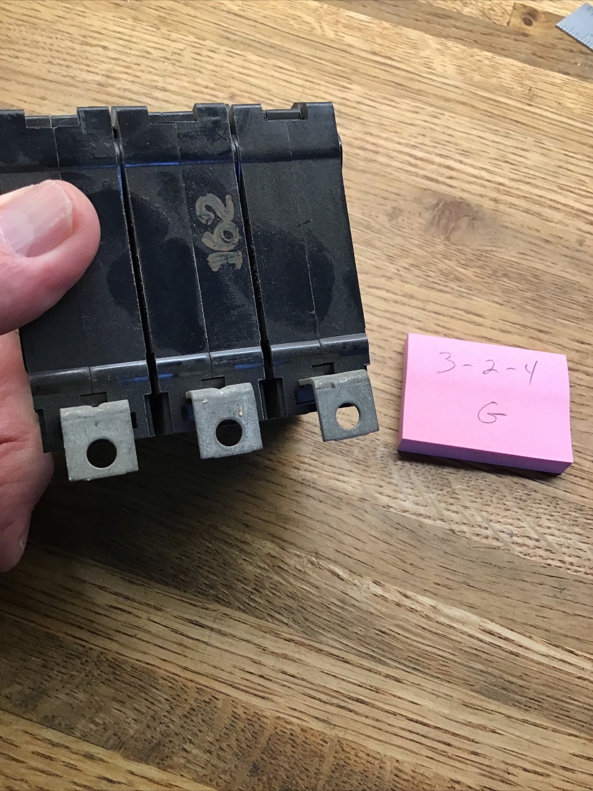 (1) GTE Sylvania 40 AMP 3 POLE CTL COMMON TRIP CIRCUIT BREAKER