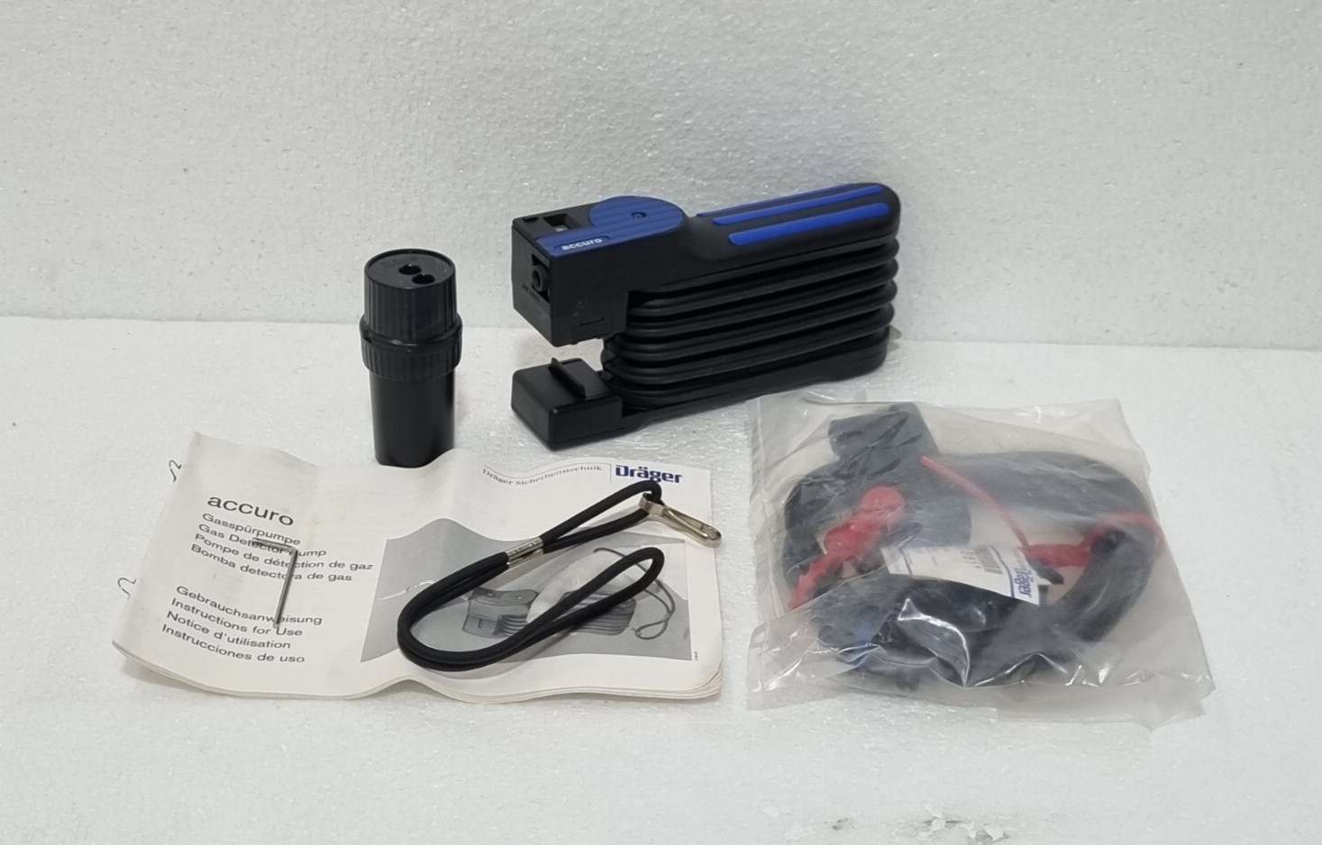 DRAGER ACCURO GAS DETECTOR PUMP 6400000, WITH TUBE OPNER AND EXTENSION HOSE