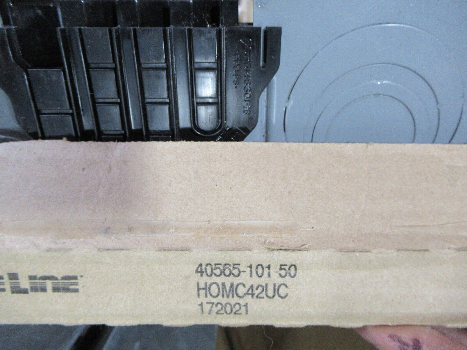 Square D HOM4080M200PQCVP, QOM2200VH MB, 120/240V, 1PH3W, Loadcenter-E3021-NEW-B