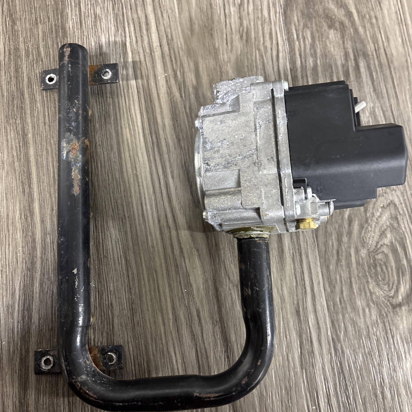 White Rodger’s 36H32-423 Gas Valve #W5