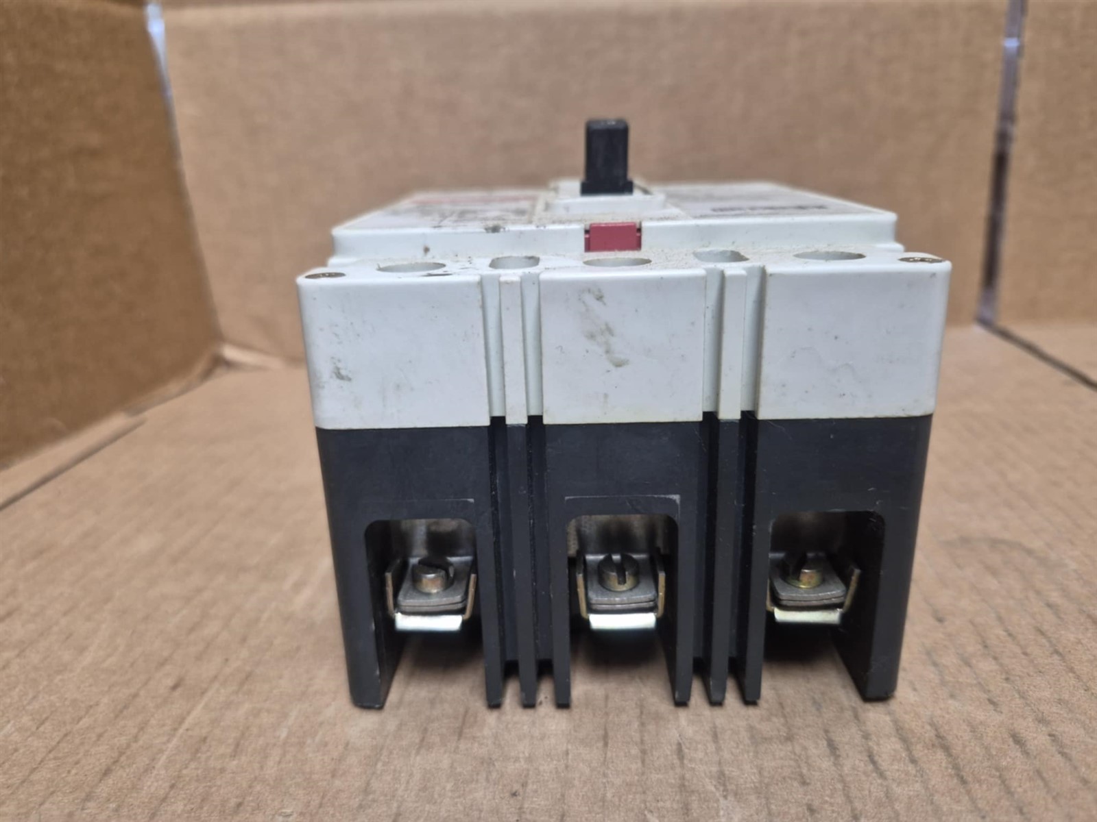 Cutler-Hammer 3 Pole 15 Amp Circuit Breaker Part No. EHD3015