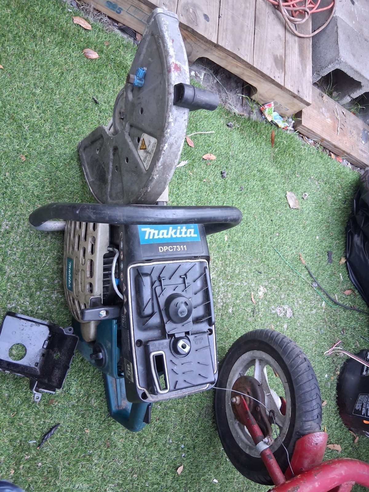 Makita DPC7311 Gasoline Handheld Cut-Off Saw, 14 in Max Blade Diameter
