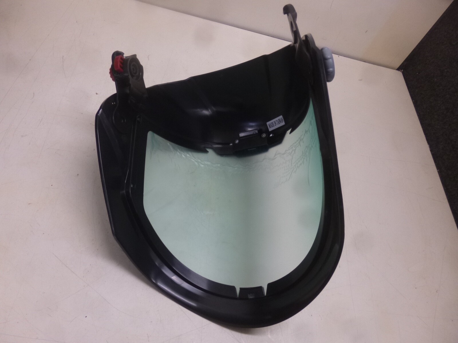 NEW! JACKSON SAFETY Faceshield Assembly: Clear, Anti-Fog, Polycarbonate, 14203