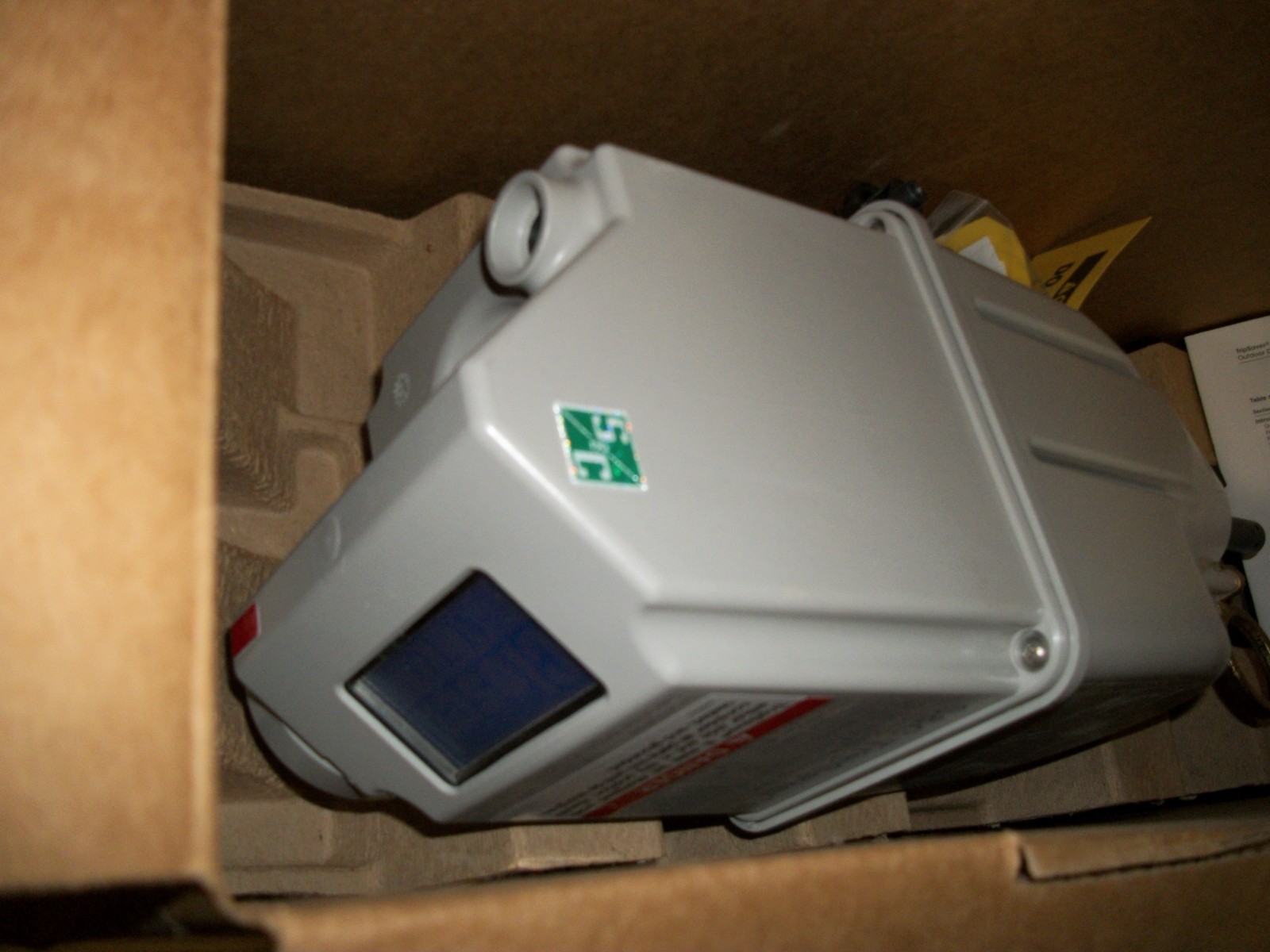 NEW IN BOX S&C TRIPSAVER II CUTOUT MOUNTED RECLOSER CAT # 990211-P 15.5 110