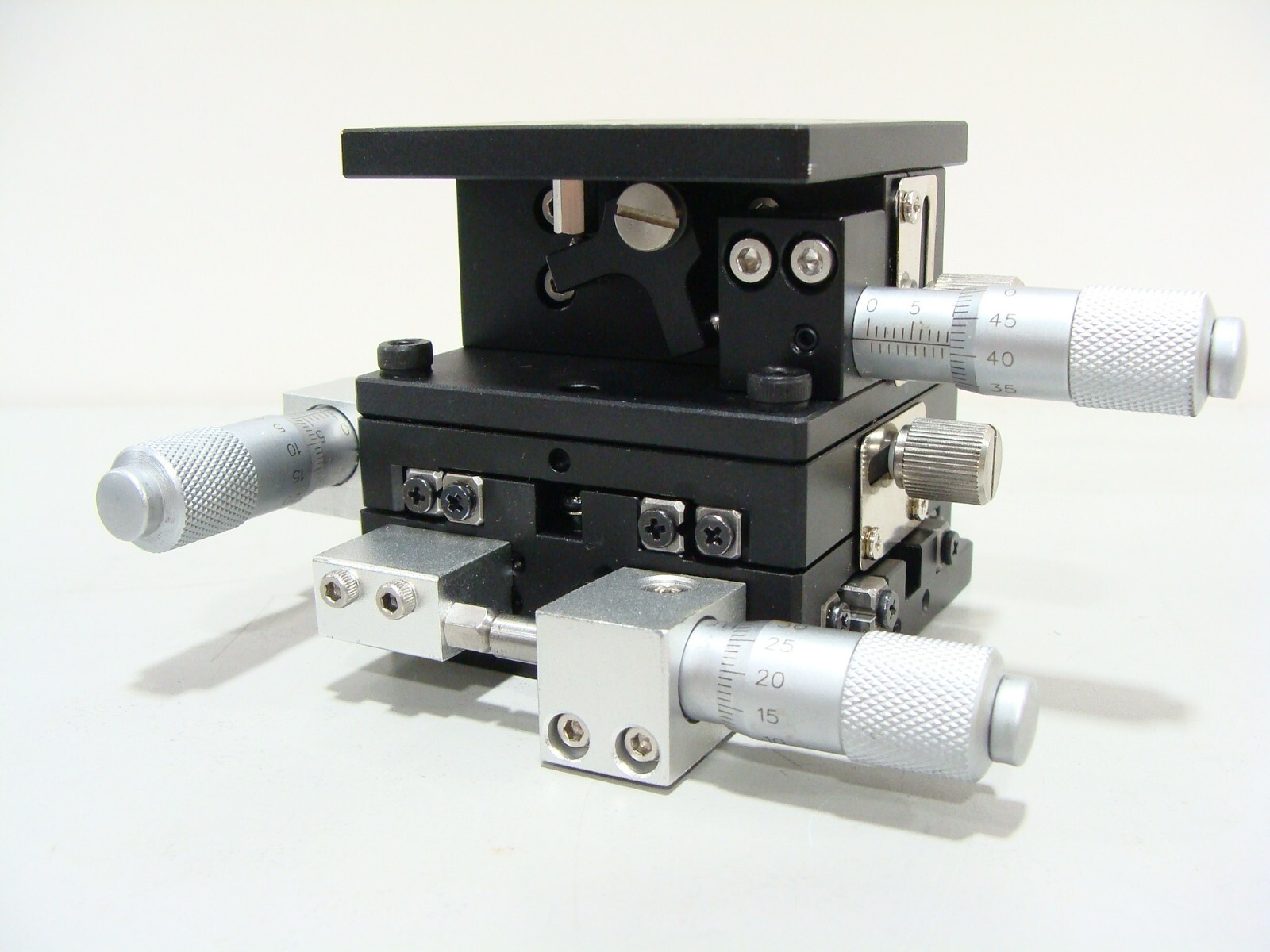 1 x Right-Handed Micrometer XYZ Translation Stage 60x60mm Cantilever Z-Axis