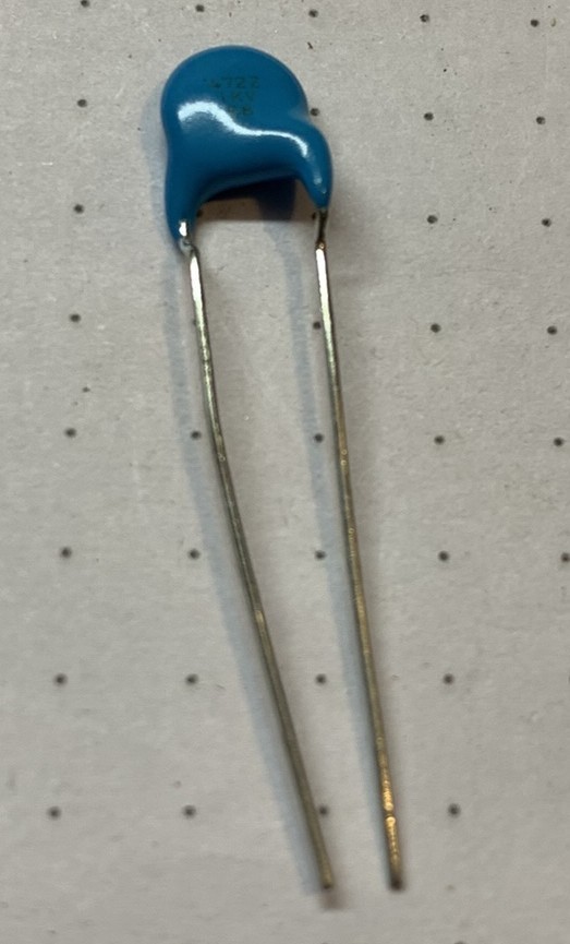 4700 pF, 1000 VDC, Ceramic Capacitor, Unbranded, 5 Each
