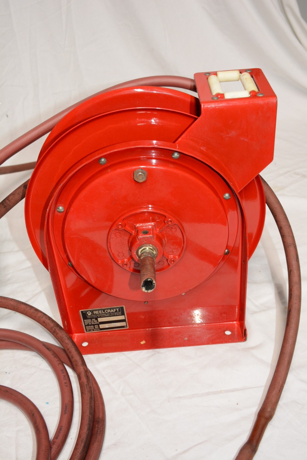 Reelcraft 159663 Hose Reel – Red WITH 25 FEET HOSE (READ DESCRIPTION)