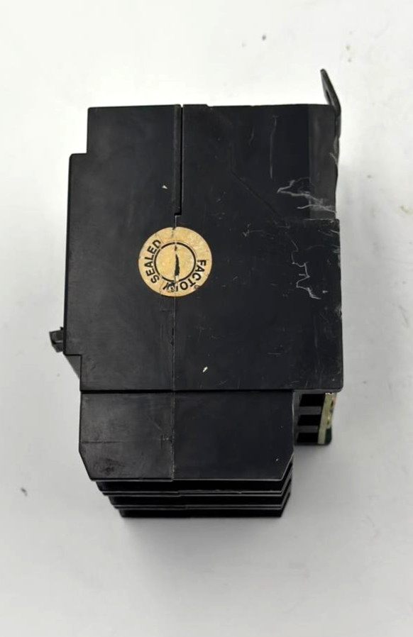 Circuit Breaker 30A | Made in Dominican Republic