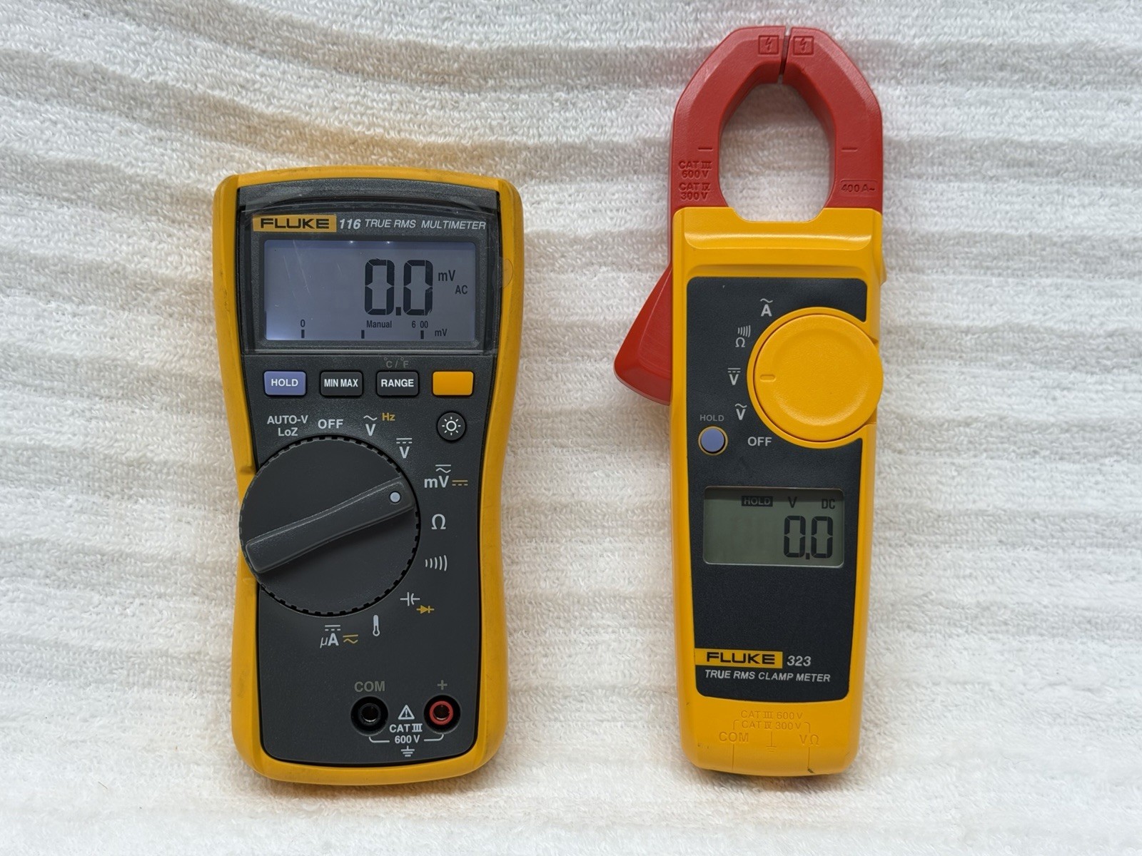 FLUKE 116/323 Kit HVAC Multimeter and Clamp Meter Combo Kit C2