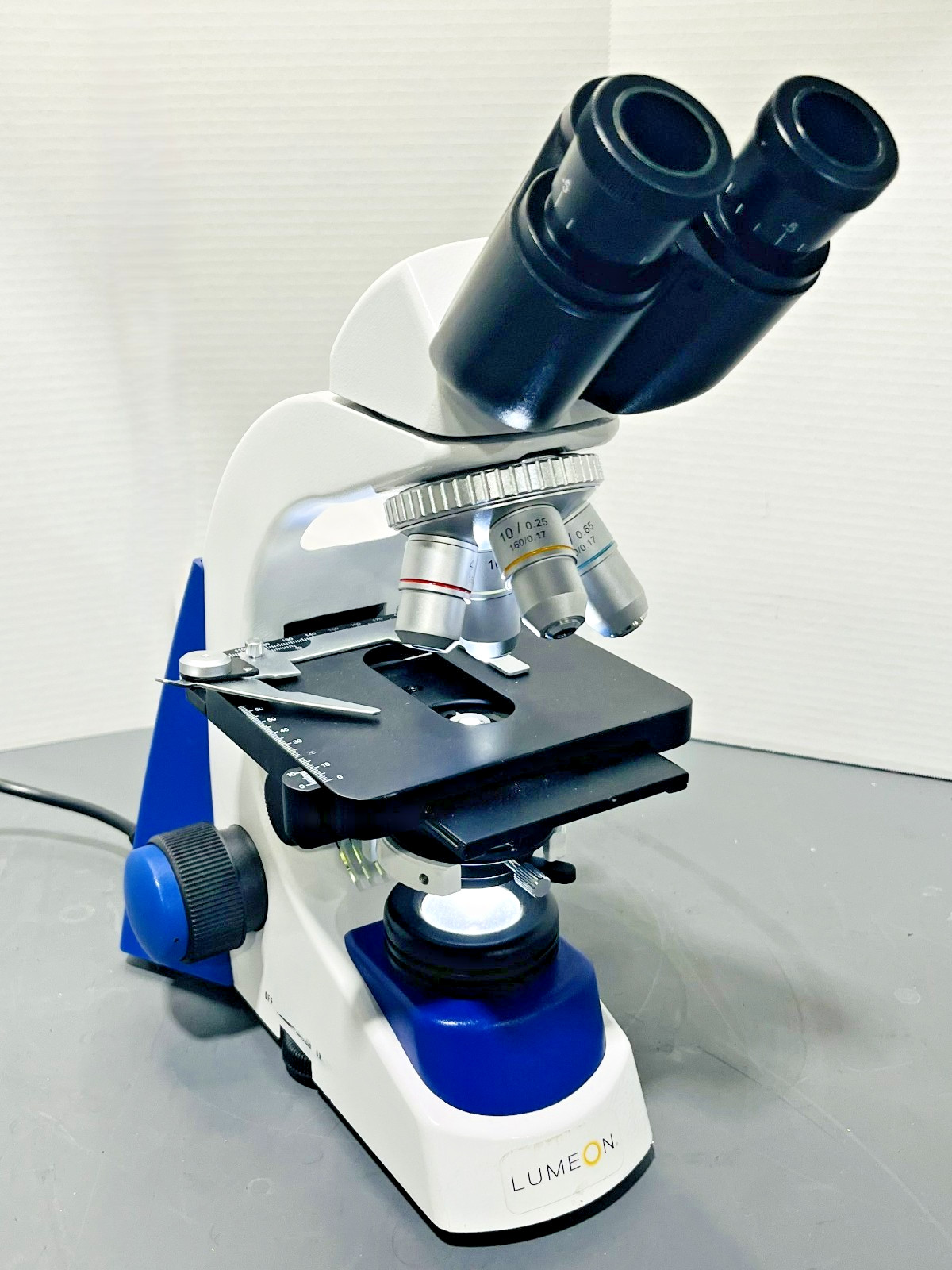 UNICO G380 LED Binocular Lab Microscope 100v-240v 50/60Hz Tested