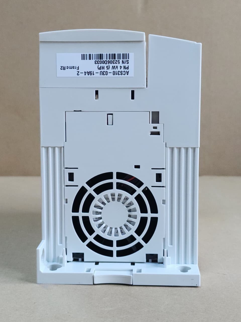 ABB ACS310-03U-19A4-2 Frequency Converter 5 HP 200-240V 3-Phase PID Control