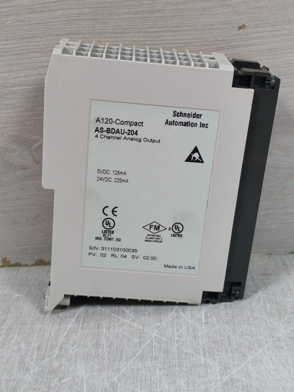 SCHNEIDER A120-COMPACT AS-BDAU-204 4 CHANNEL ANALOG OUTPUT