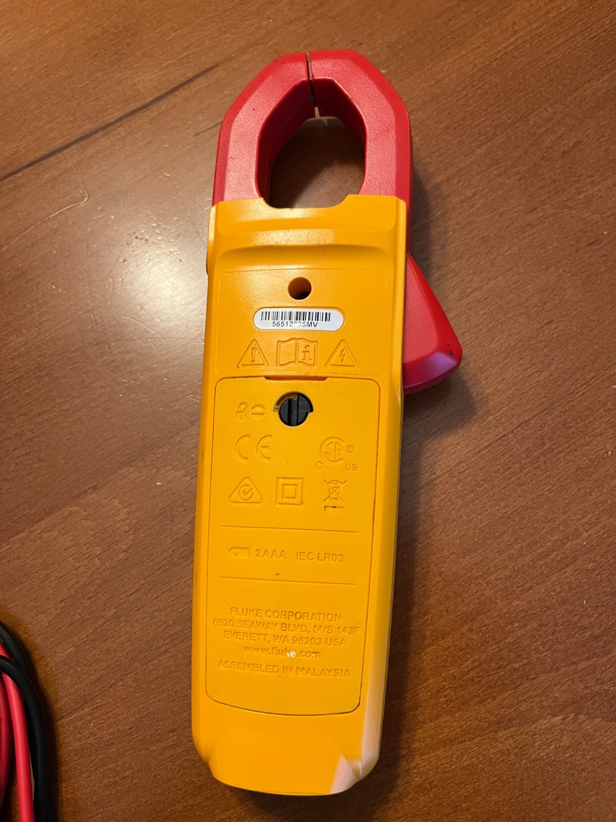 Fluke 323 True RMS Clamp Meter With Leads and Bag