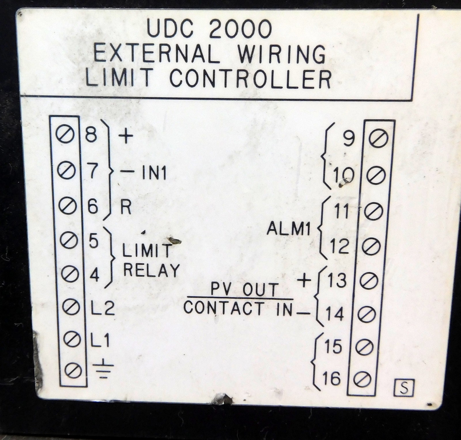 Honeywell UDC2000 MiniPro Digital Temperature Controller 120V AC 50/60Hz 6VA