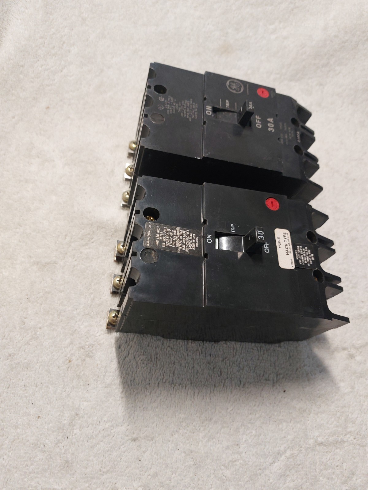 GE TEY330 30A 480V 3-POLE CIRCUIT BREAKER (LOT OF 2)