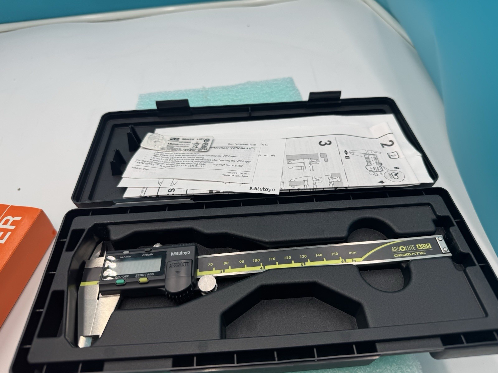 Mint MITUTOYO DIGIMATIC 6″ DIGITAL CALPIERS .0005″ GRADS #500-196-30 + CASE