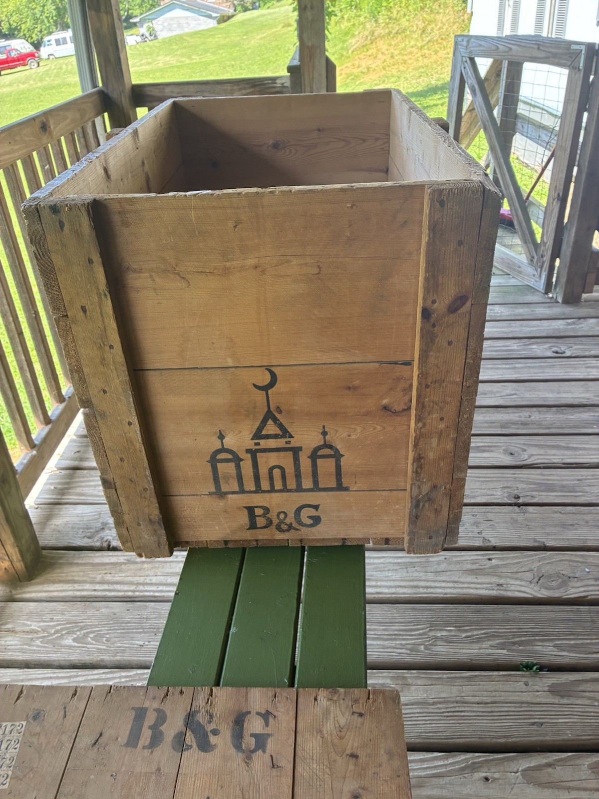Vintage Porcelain Shipping Crate Stamped B&G In Great Condition 31”x20.5”x18.5”
