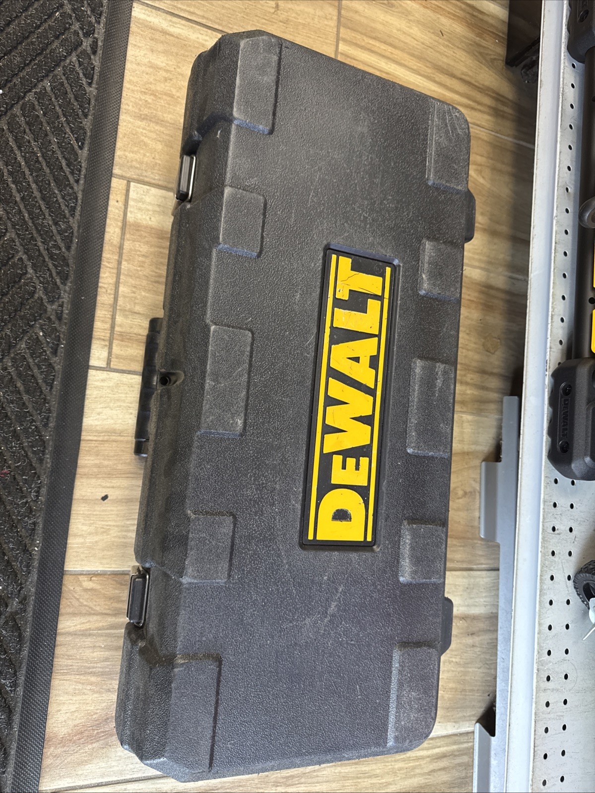 DeWalt DW124 1/2 In Right Angle Drill Heavy Duty 120V Type 2 With Case & Handle