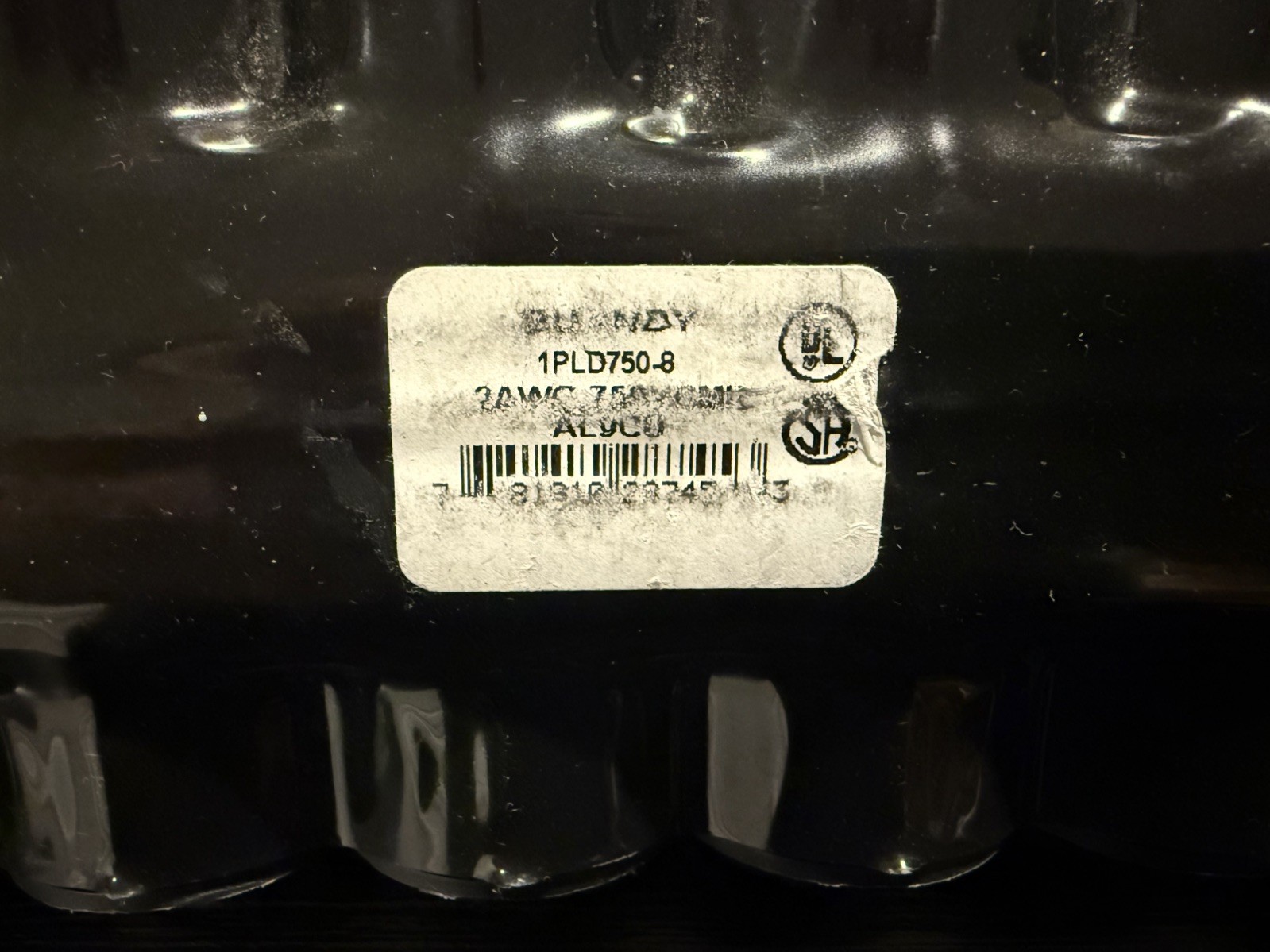 Burndy 1PLD750-8 8 Port Plastisol Insulated Multi-Tap Connector 2 AWG-750KCMIL