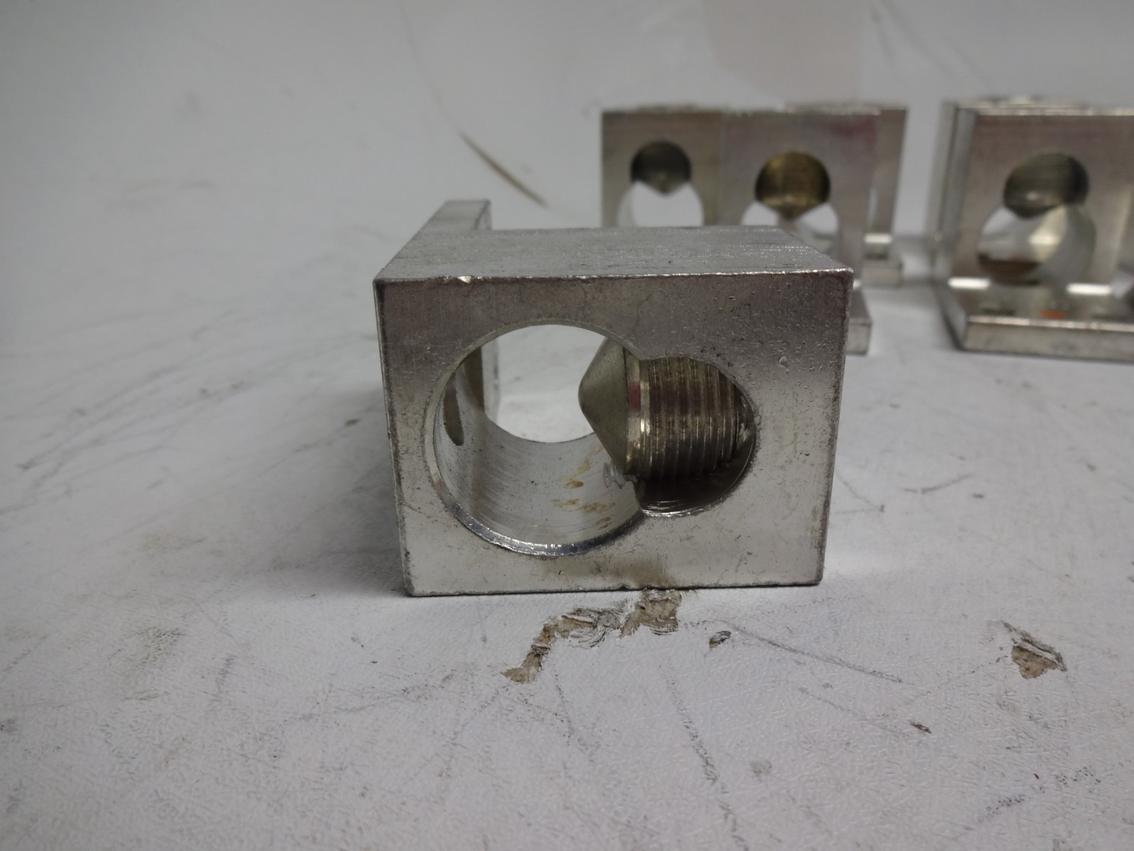 Lot of 10 CMC LA-750 750KCMIL-1/0 (2) 350KCMIL-1/0 CU9AL Mechanical Lugs
