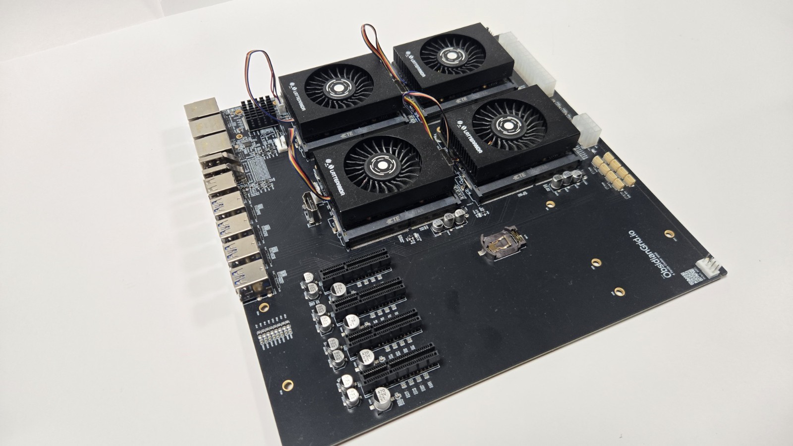 Lattepanda mu cluster/server development board 4 nodes