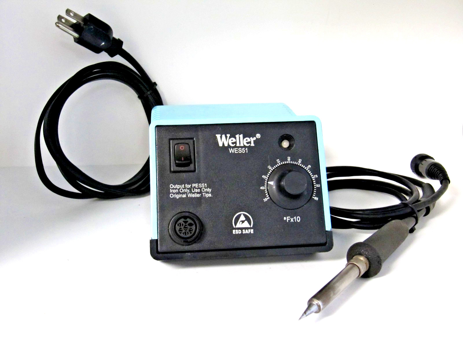 Weller Wes51 Soldering Iron Station with Tip For Repair Or Parts
