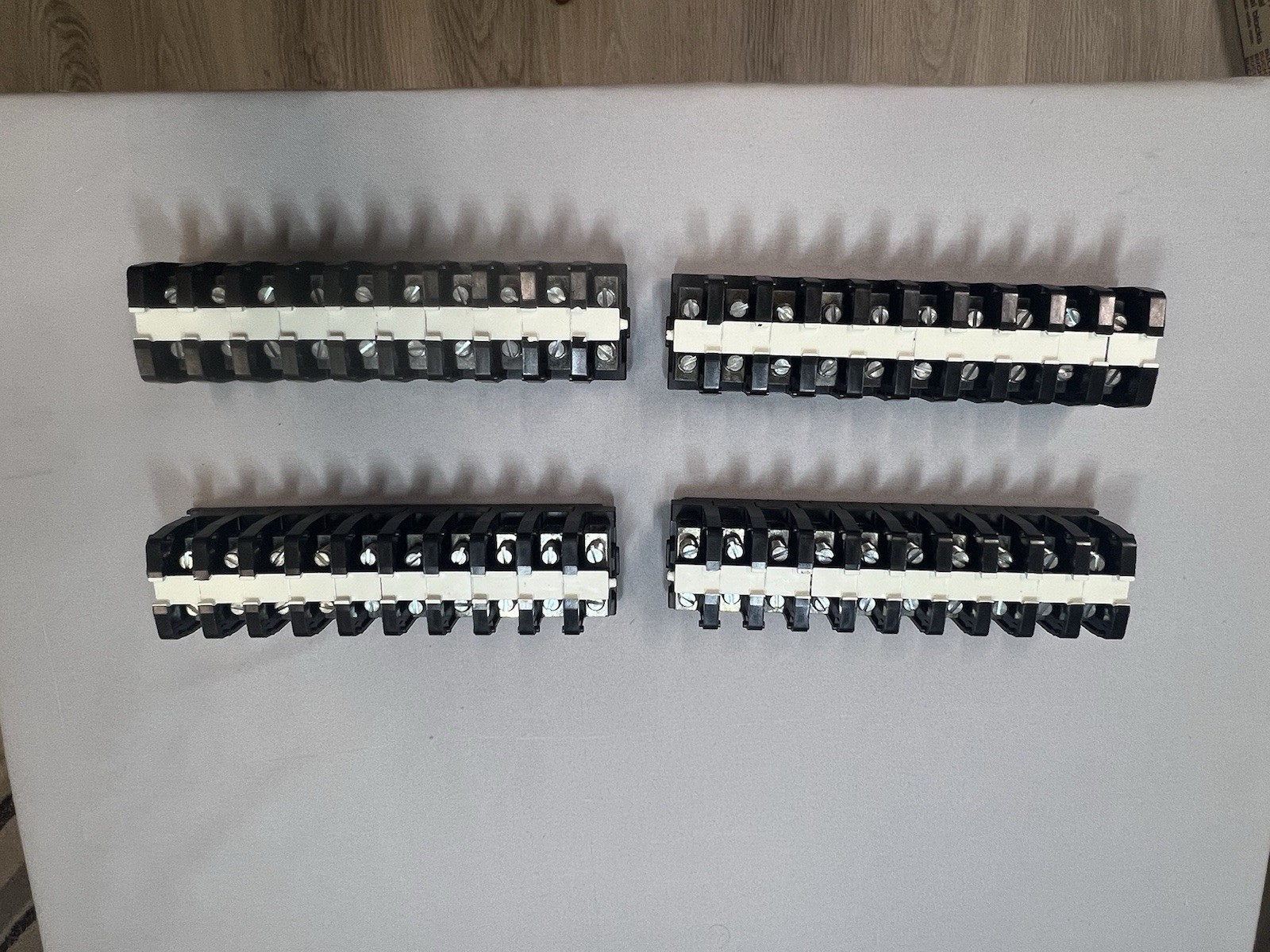 BUCHANAN 222 BU HEAVY DUTY BOX Of 40 600 VOLT SERIES 200 TERMINAL BLOCKS . NIB