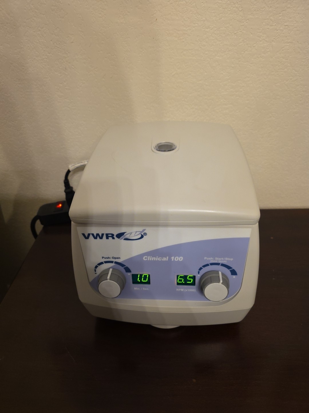 VWR Clinical 100 C0060-VWR Lab Grade Centrifuge. No Box Never Used