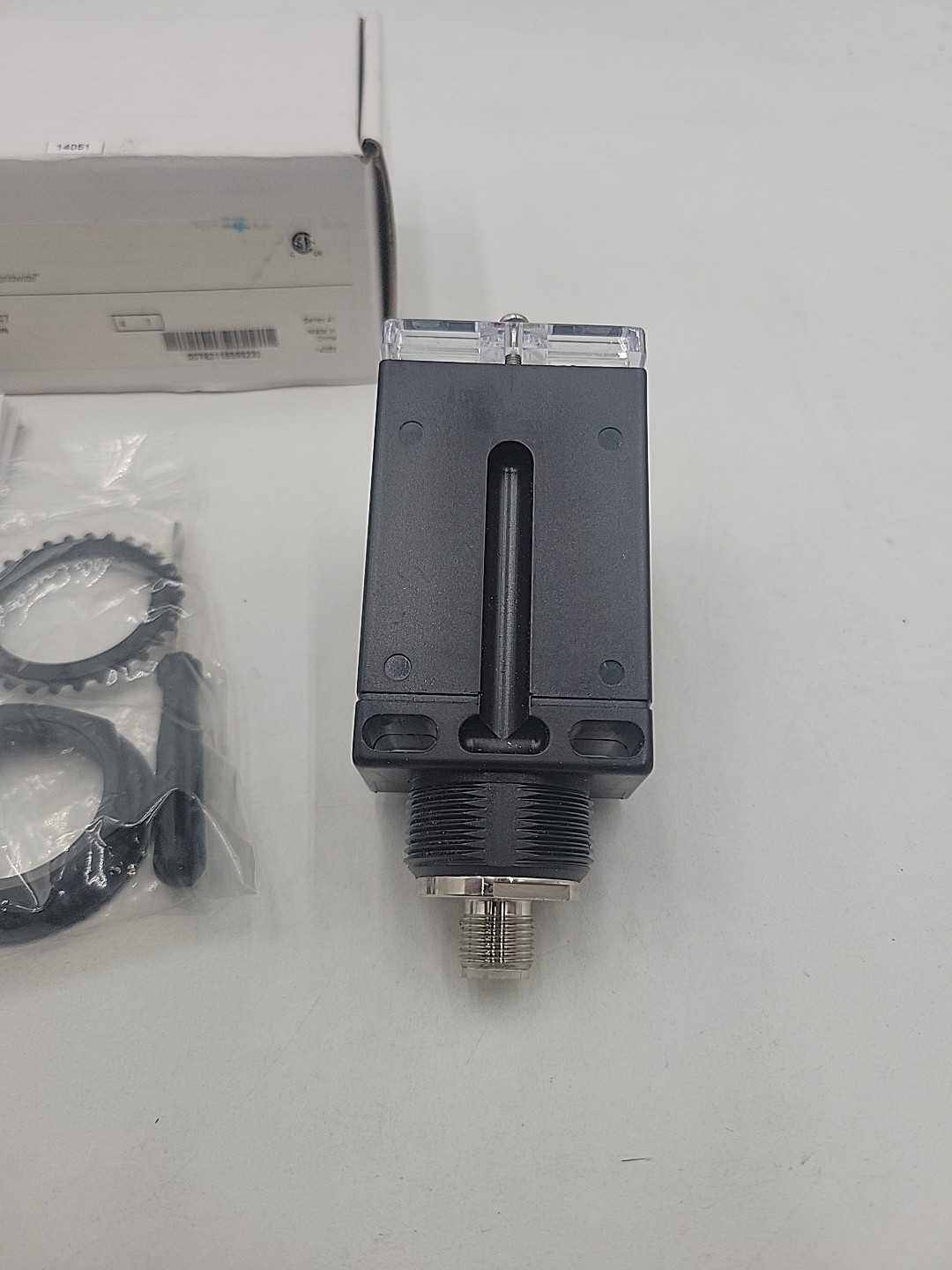 Eaton 1351E-6547 Photoelectric Sensor Enhanced 50 Series Diffuse 10ft 10-40VDC