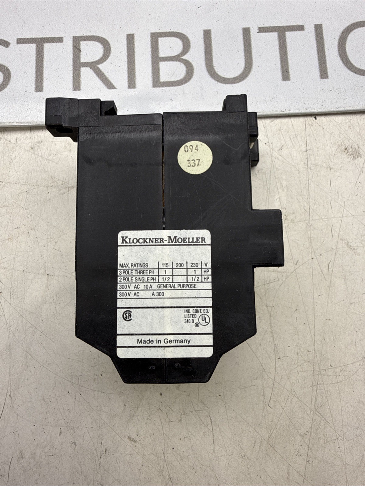 Klockner Moeller DIL 08-22-NA 300VAC 10A Max Contactor 110V 60Hz Coil